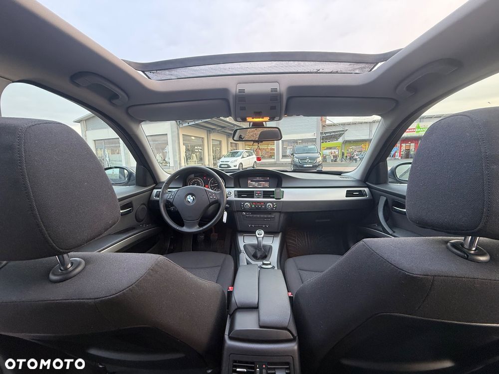 BMW Seria 3 318i Edition Exclusive - 16