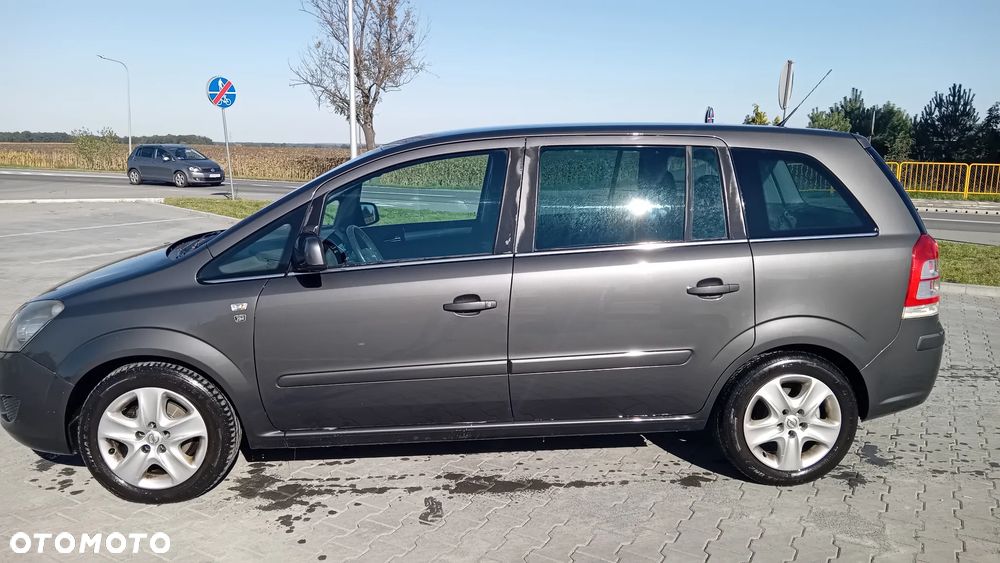 Opel Zafira 2010 photo 4