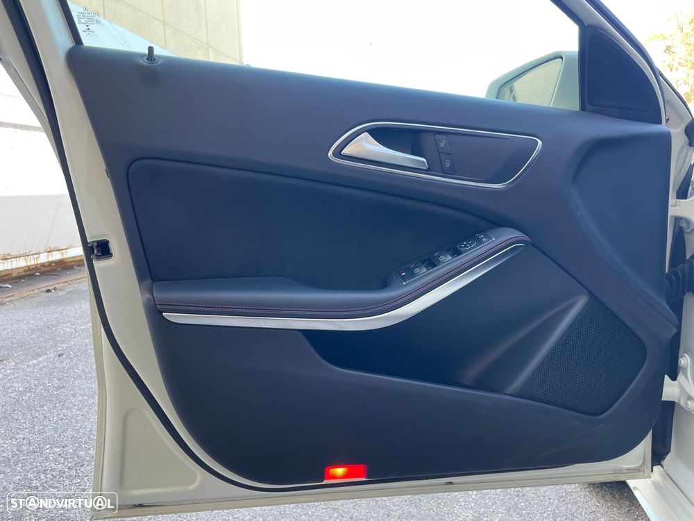 Mercedes-Benz A 180 d AMG Line - 20