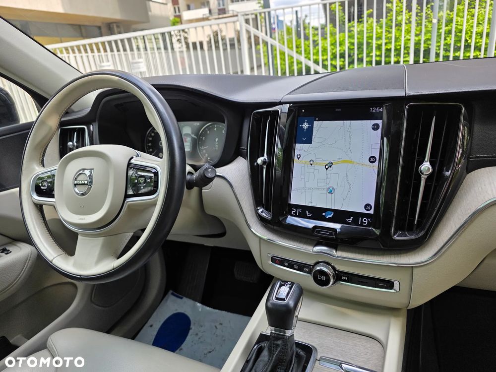 Volvo XC 60 T5 AWD Inscription - 9