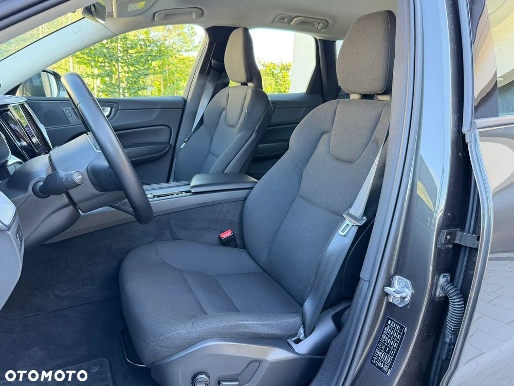 Volvo XC 60 B4 D AWD Core - 9