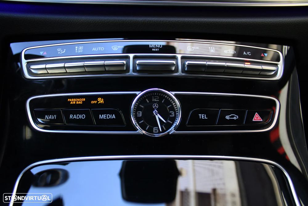 Mercedes-Benz E 300 de 4Matic 9G-TRONIC AMG Line - 44