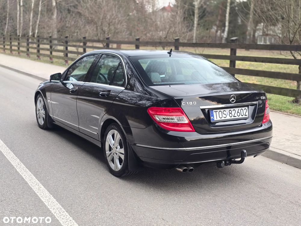 Mercedes-Benz Klasa C 180 CGI Automatik BlueEFFICIENCY Avantgarde - 17