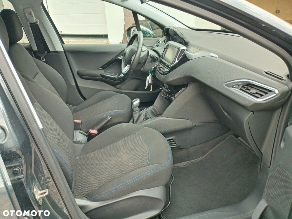 Peugeot 208 1.2 PureTech Style - 15