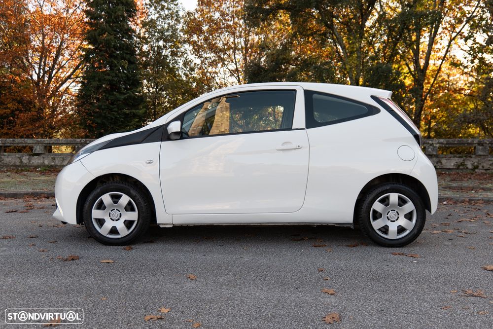 Toyota Aygo x-play Eco - 4