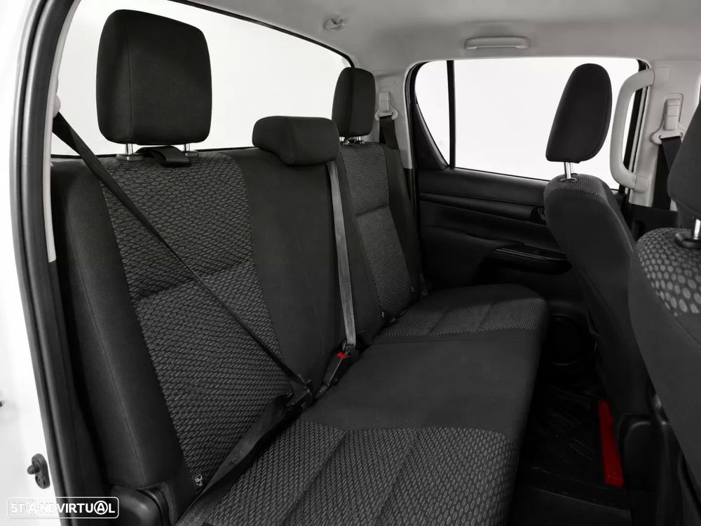 Toyota Hilux 2.4 D-4D 4WD CD CM - 7