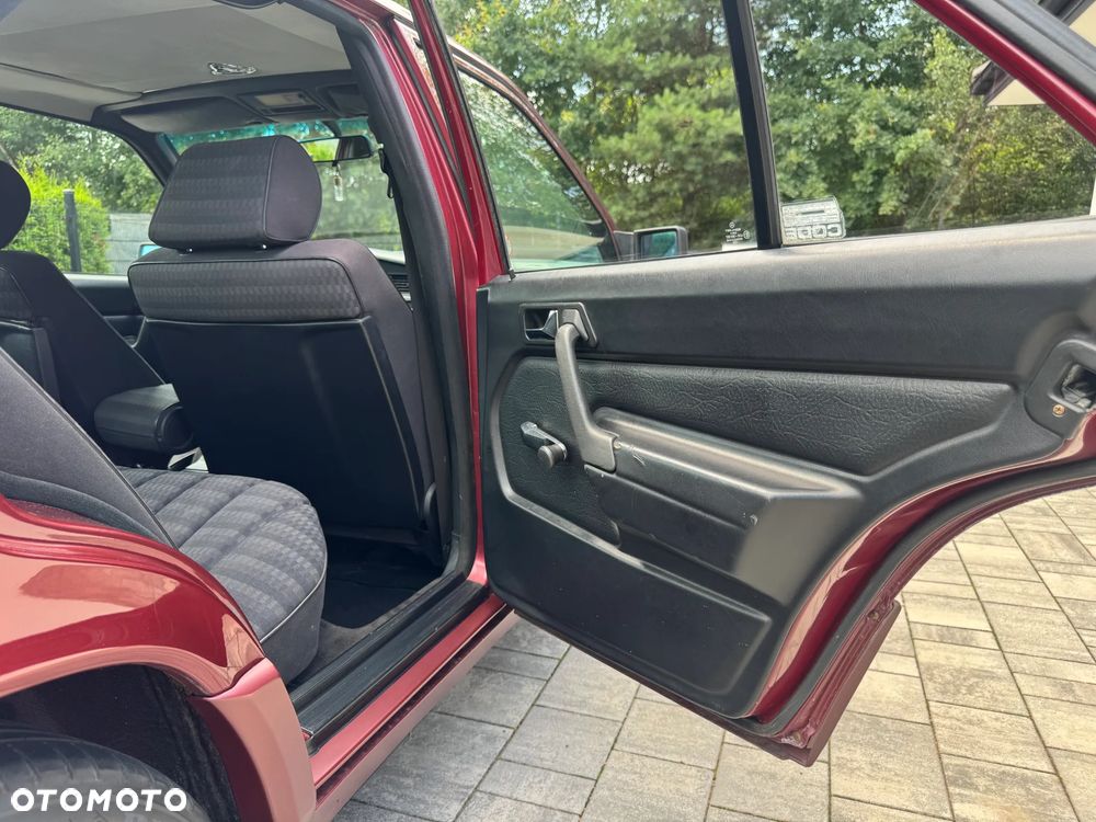 Mercedes-Benz W201 (190) - 23