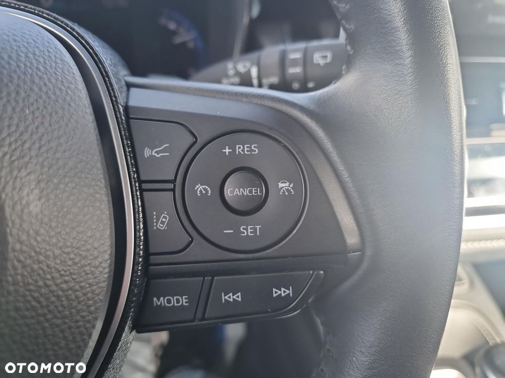 Toyota Corolla 2.0 Hybrid Trek - 19