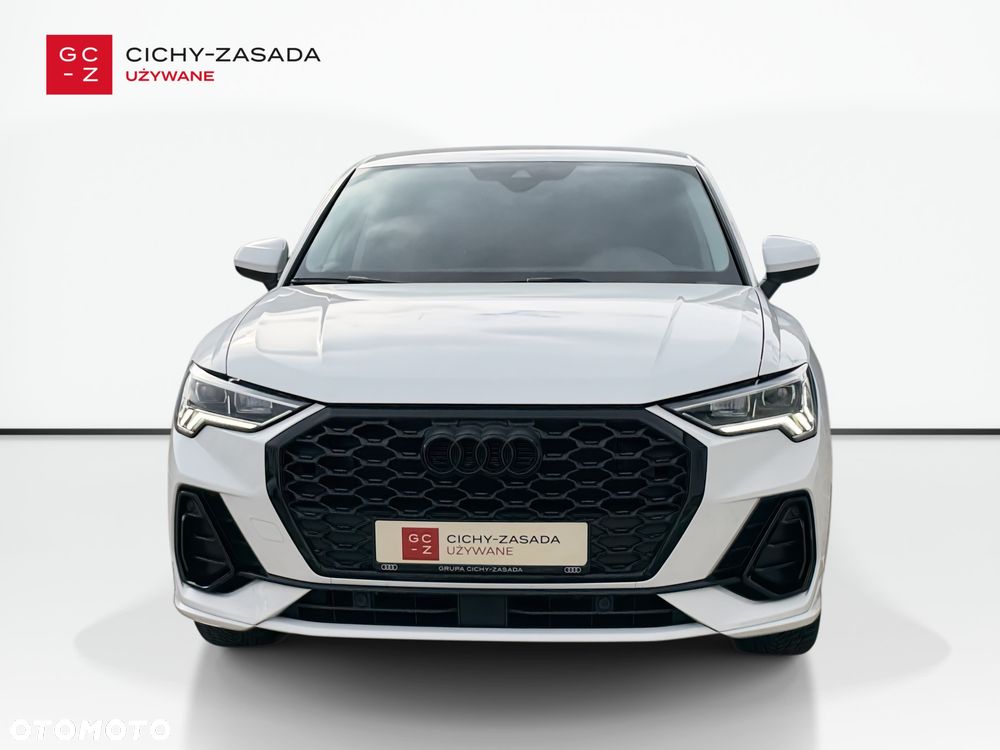 Audi Q3 2022 photo 2