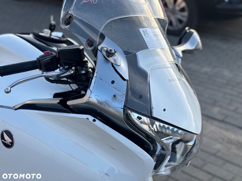 Honda VFR - 10