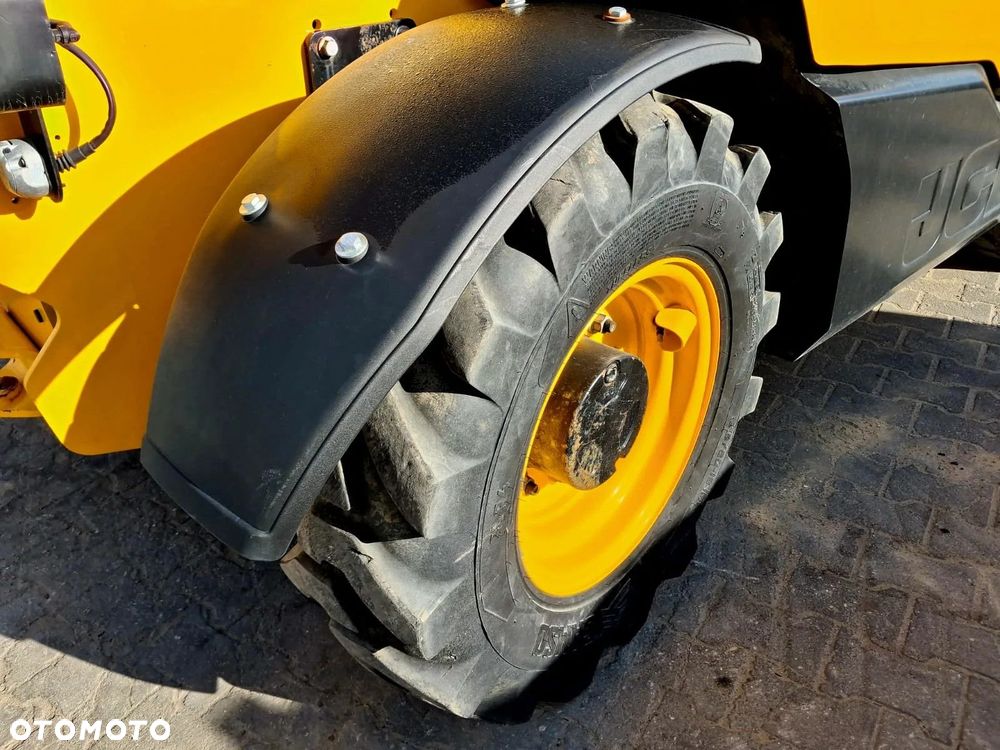 JCB 525-60 Agri Plus - 7