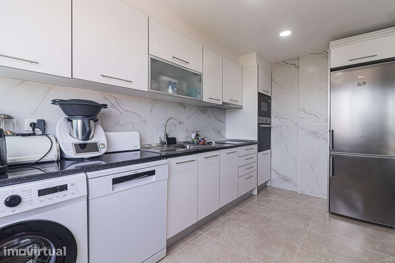 Apartamento T3 totalmente remodelado, Corroios prédio com elevador - Grande imagem: 2/34