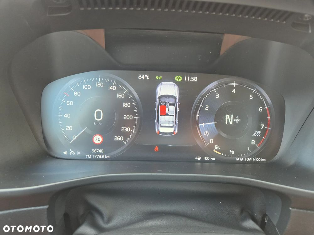 Volvo XC 40 - 30