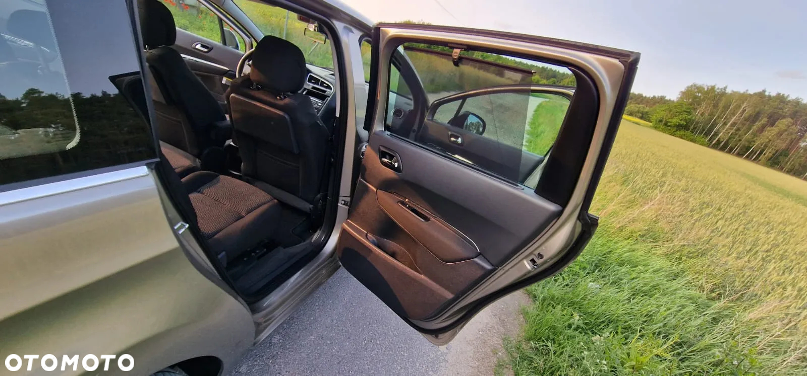 Peugeot 5008 - 24