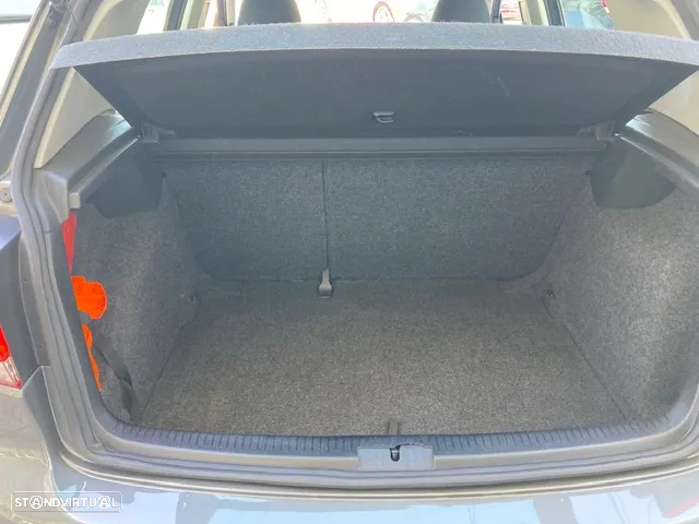 VW Golf 1.6 TDi Highline - 18