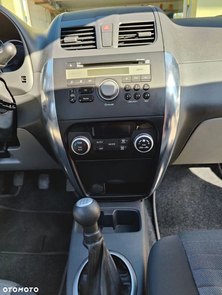 Suzuki SX4 Classic 1.6 VVT 4x4 Comfort - 8