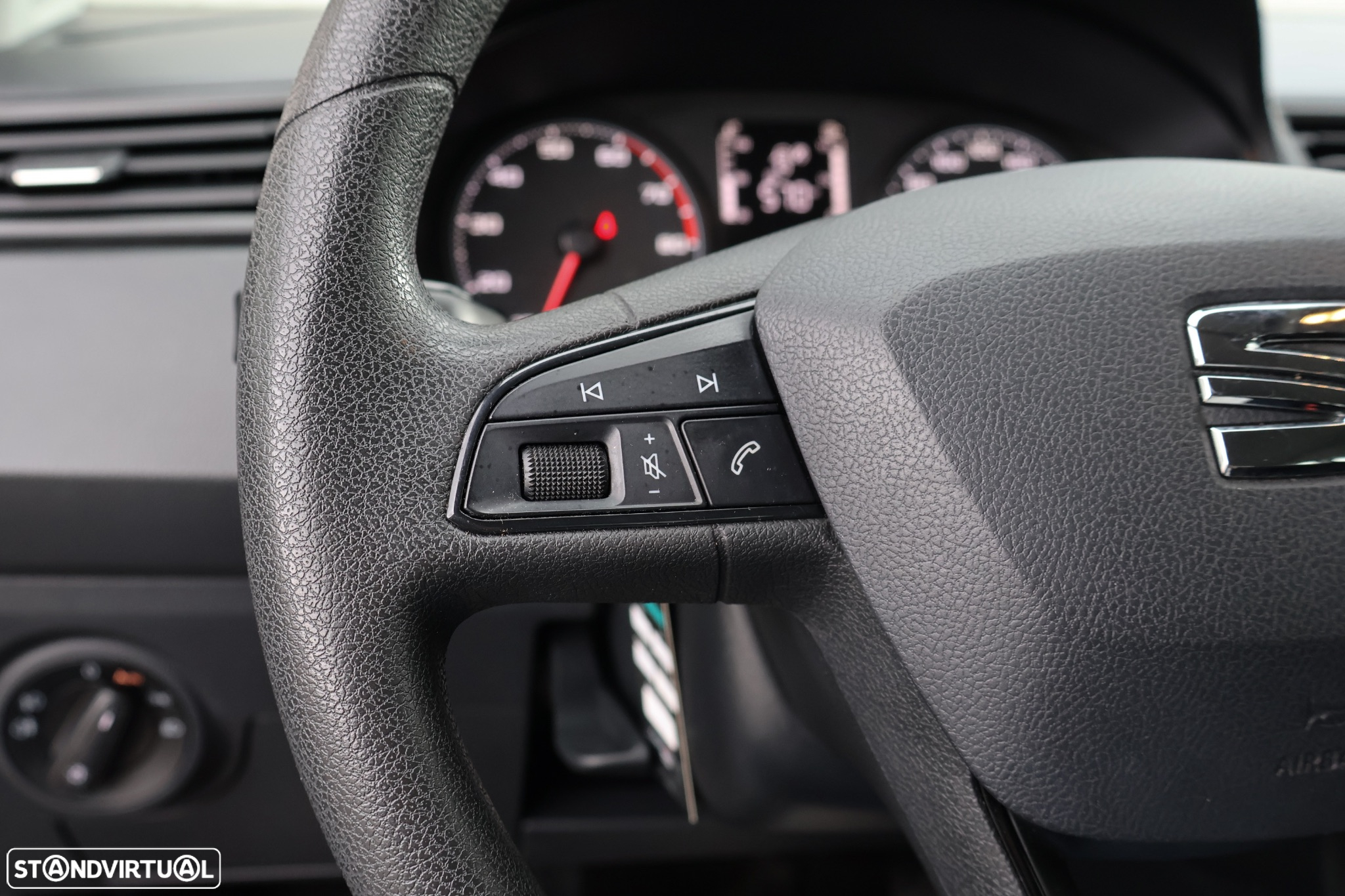 SEAT Ibiza 1.0 Reference - 25