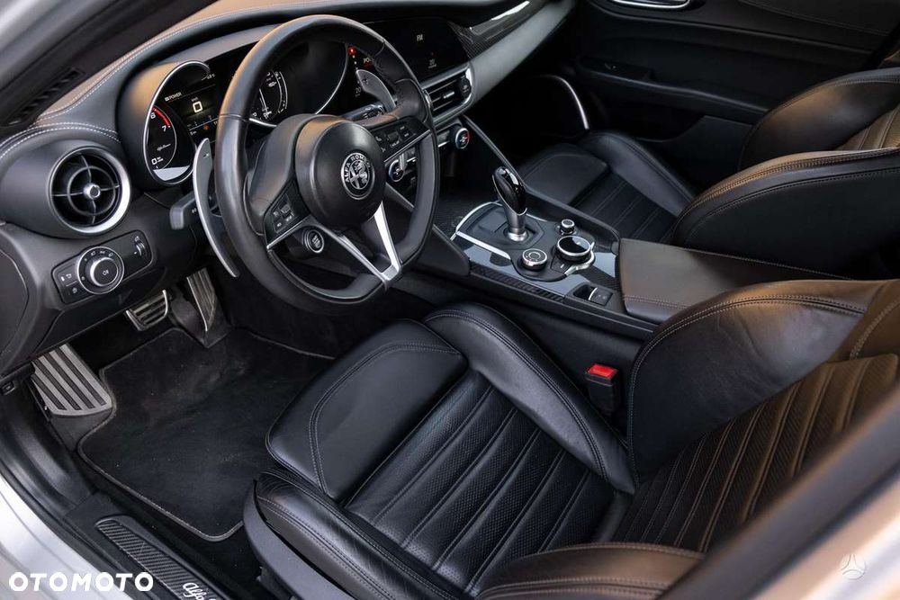 Alfa Romeo Giulia 2.0 Turbo 16V AT8 Veloce - 7