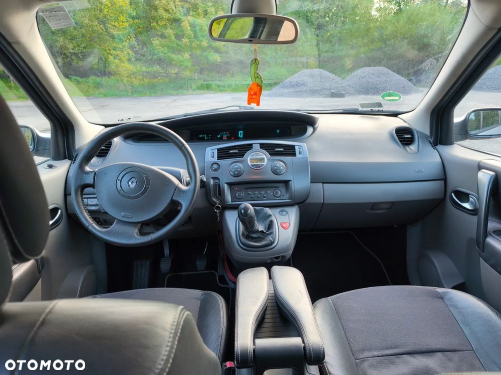 Renault Scenic 1.6 16V Confort Expression - 10