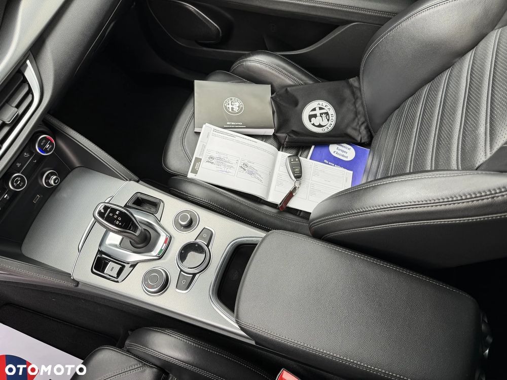 Alfa Romeo Stelvio 2.0 Turbo 16V AT8-Q4 Veloce - 5