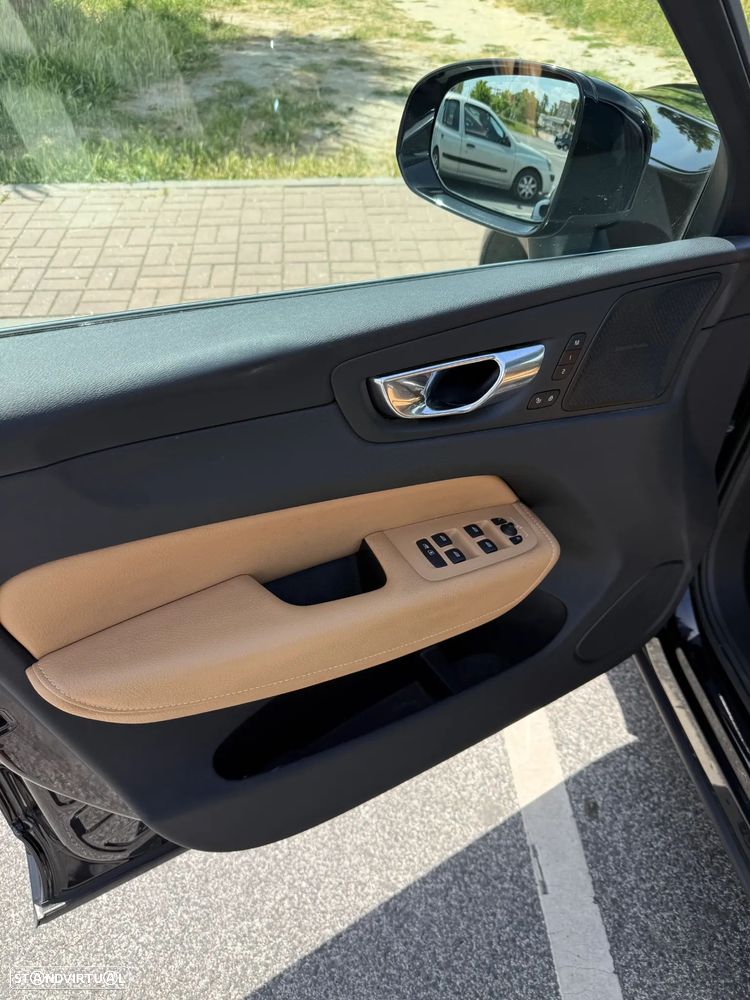 Volvo XC 60 2.0 D4 Inscription AWD Geartronic - 13