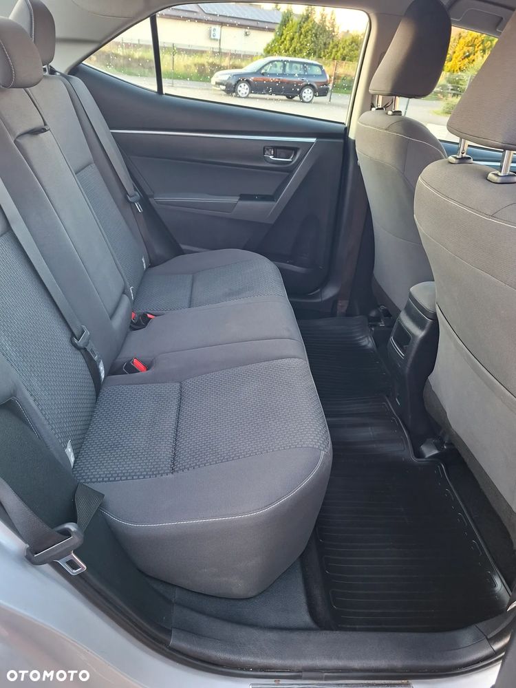 Toyota Corolla 1.6 Comfort - 9