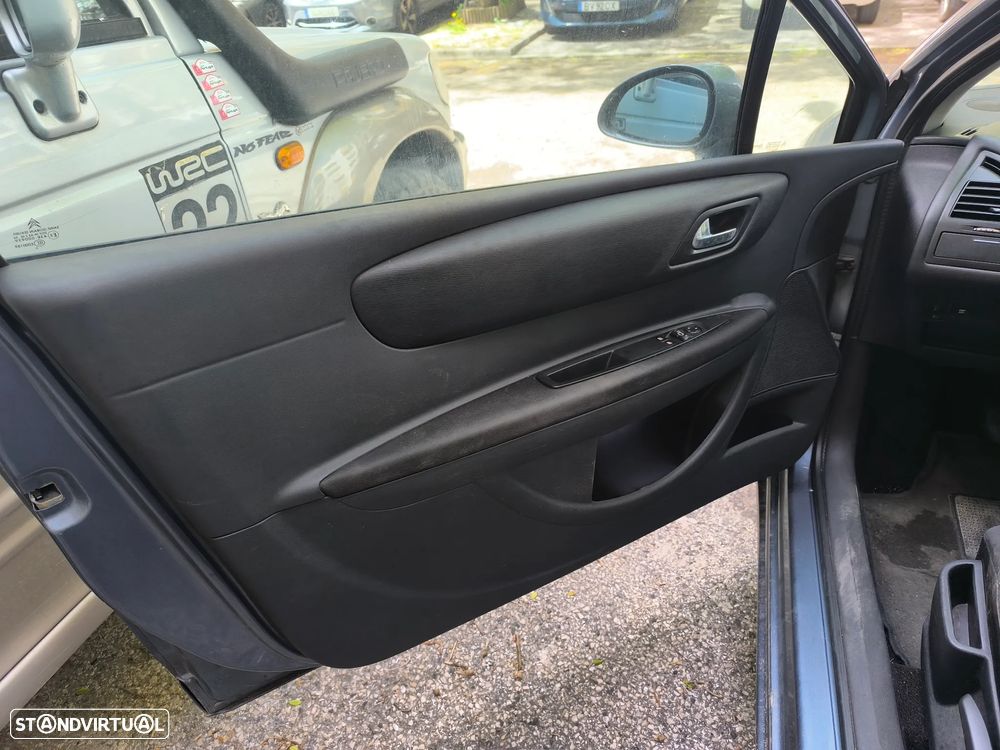 Citroën C4 1.6 HDi 110 VTS - 14
