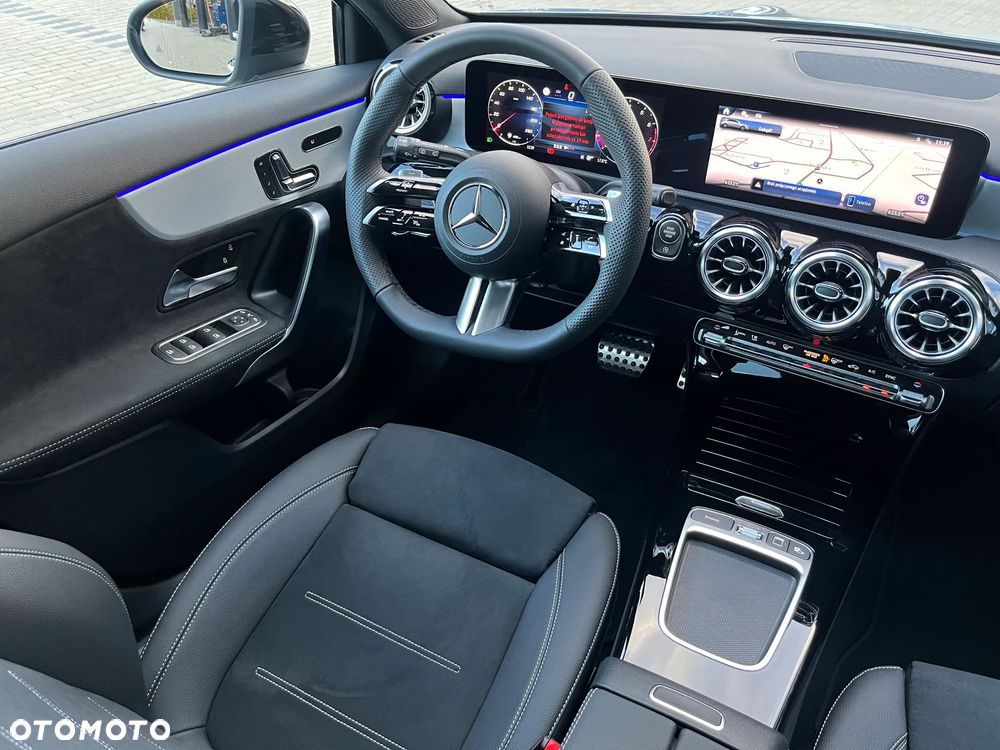 Mercedes-Benz Klasa A 220 4-Matic AMG Line 8G-DCT - 22