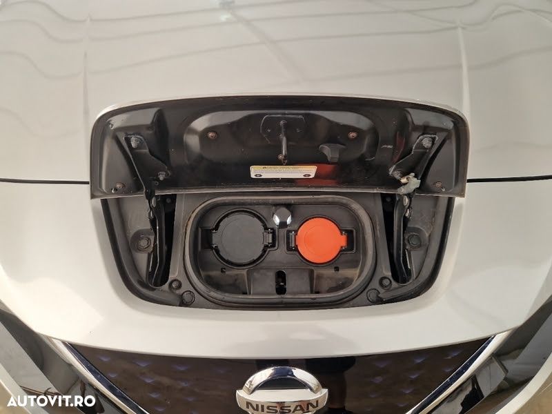 Nissan LEAF 62 kWh e+ N-Connecta - 26