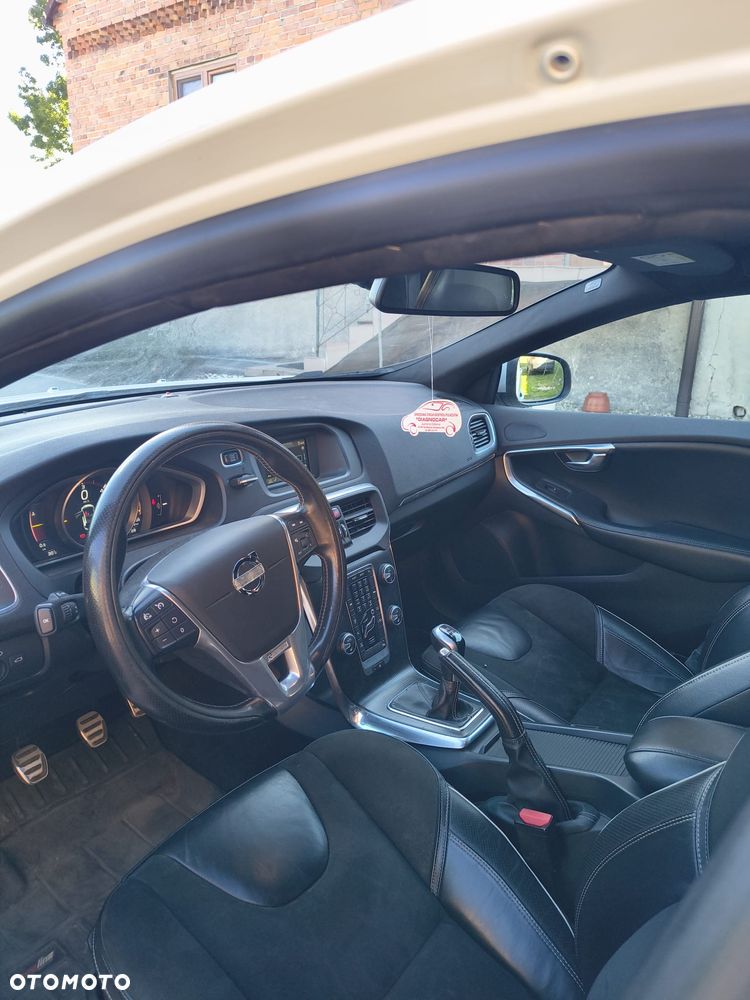 Volvo V40 D2 Drive-E R-Design Momentum - 6