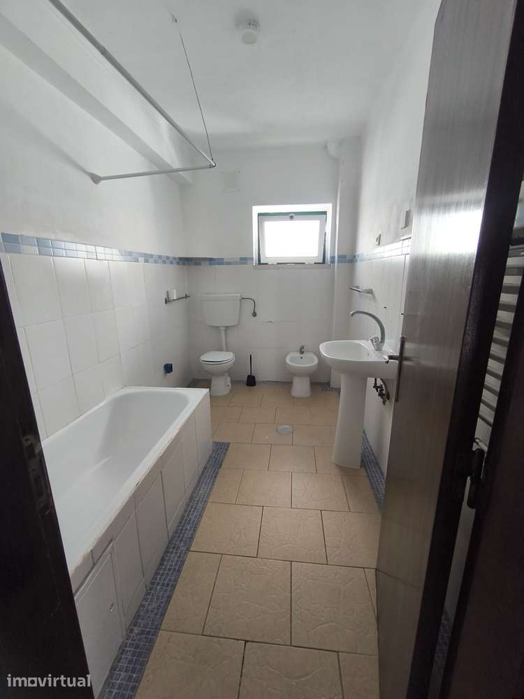 Arrenda-se Apartamento T3 Amplo e Luminoso - Grande imagem: 5/7