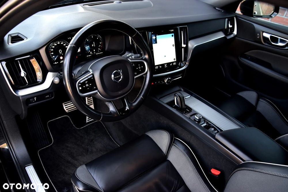 Volvo V60 B4 D R-Design - 21