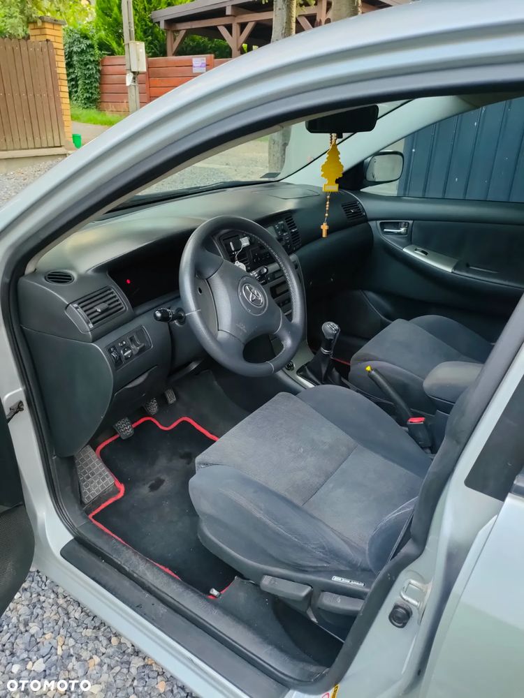 Toyota Corolla 2.0 D-4D Terra - 9
