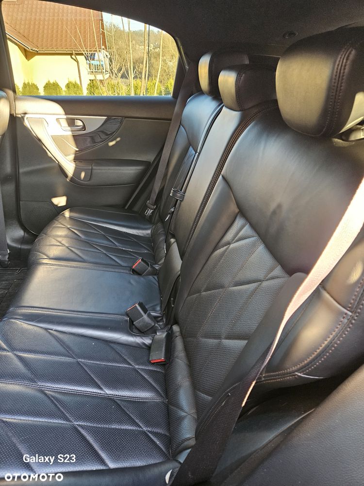 Infiniti FX FX30d S Premium - 8