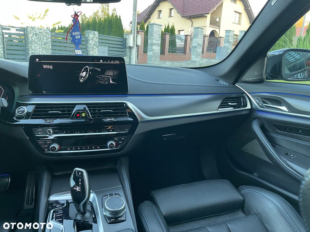 BMW Seria 5 520i M Sport sport - 23