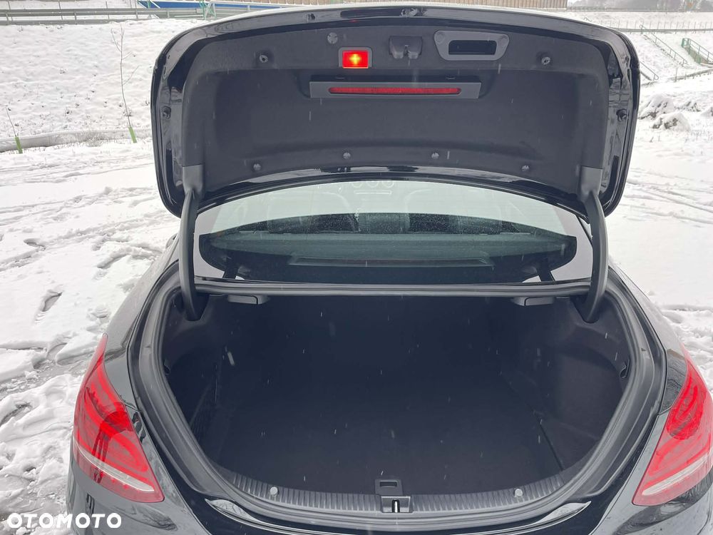 Mercedes-Benz Klasa C 200 4-Matic 7G-TRONIC - 33