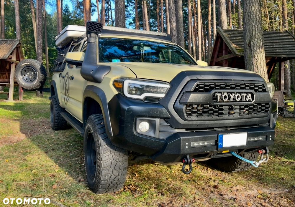 Toyota Tacoma - 14
