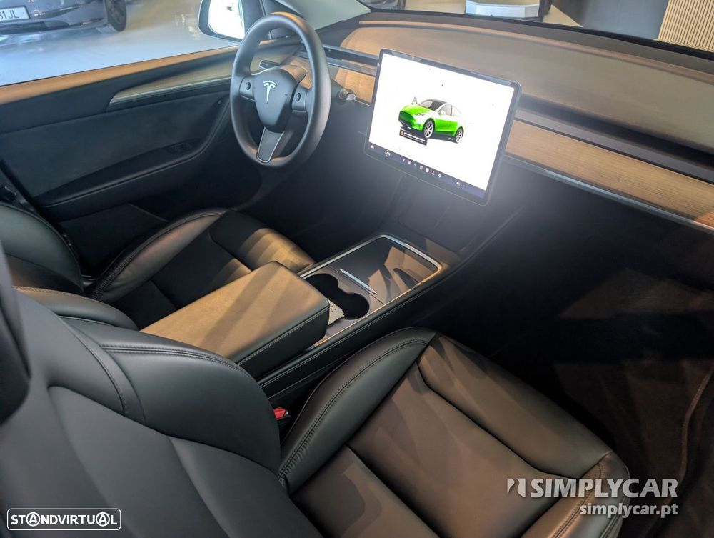 Tesla Model Y - 9