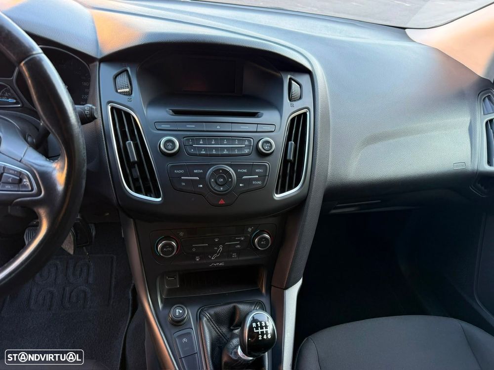 Ford Focus SW 1.5 TDCi Trend ECOnetic - 11