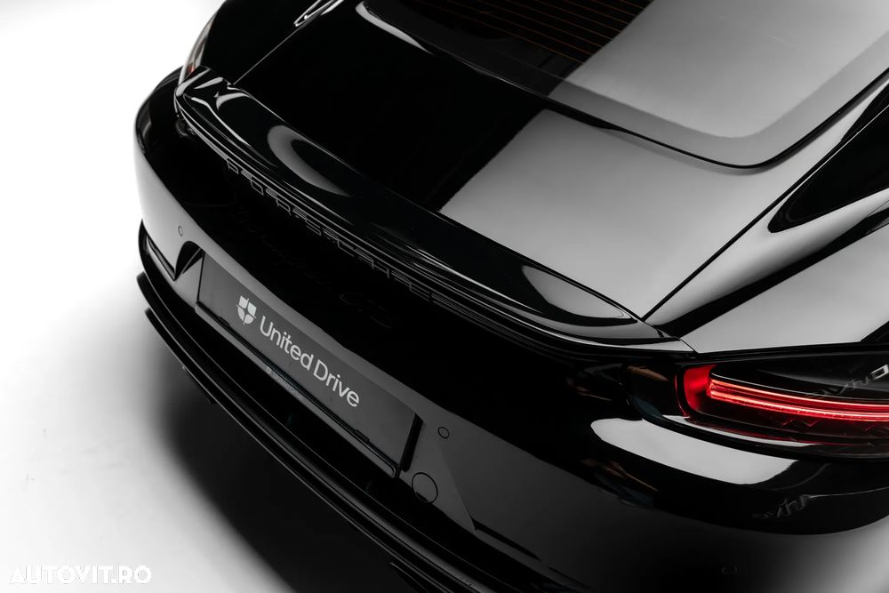 Porsche Cayman GTS 4.0 PDK - 11