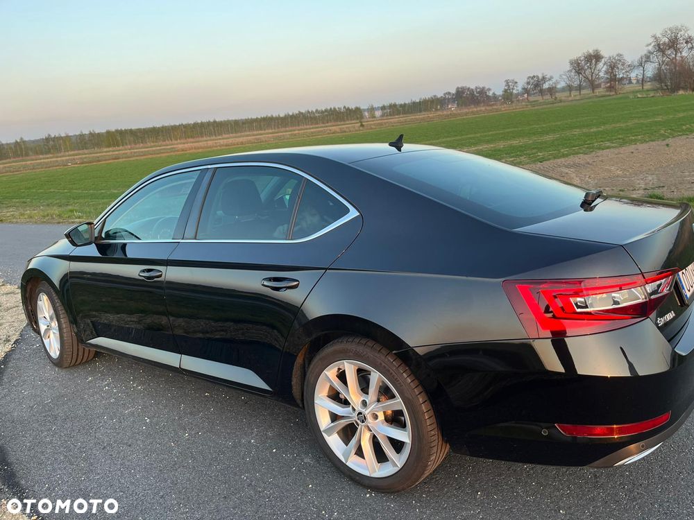 Skoda Superb 2.0 TDI DSG Sportline - 16
