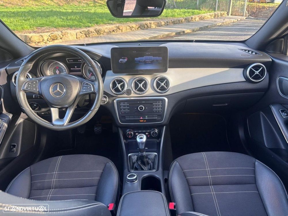 Mercedes-Benz CLA 200 d Shooting Brake Urban - 11