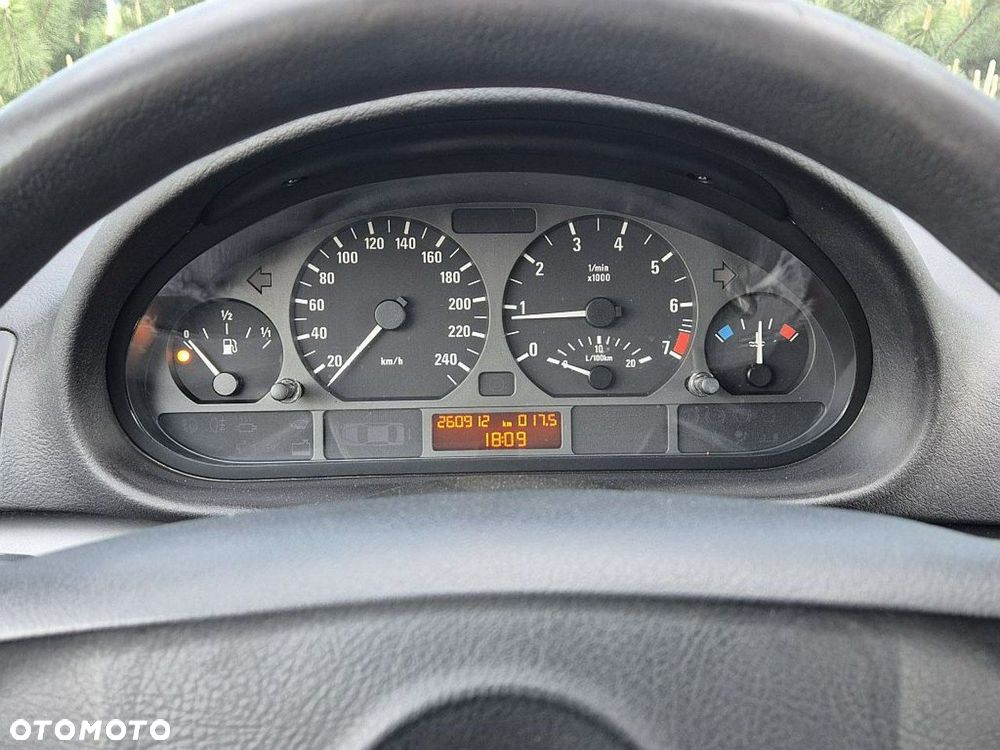 BMW Seria 3 318i - 7