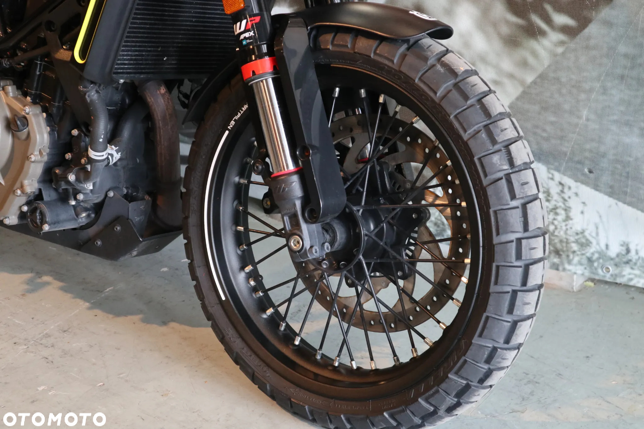 Husqvarna Svartpilen - 15