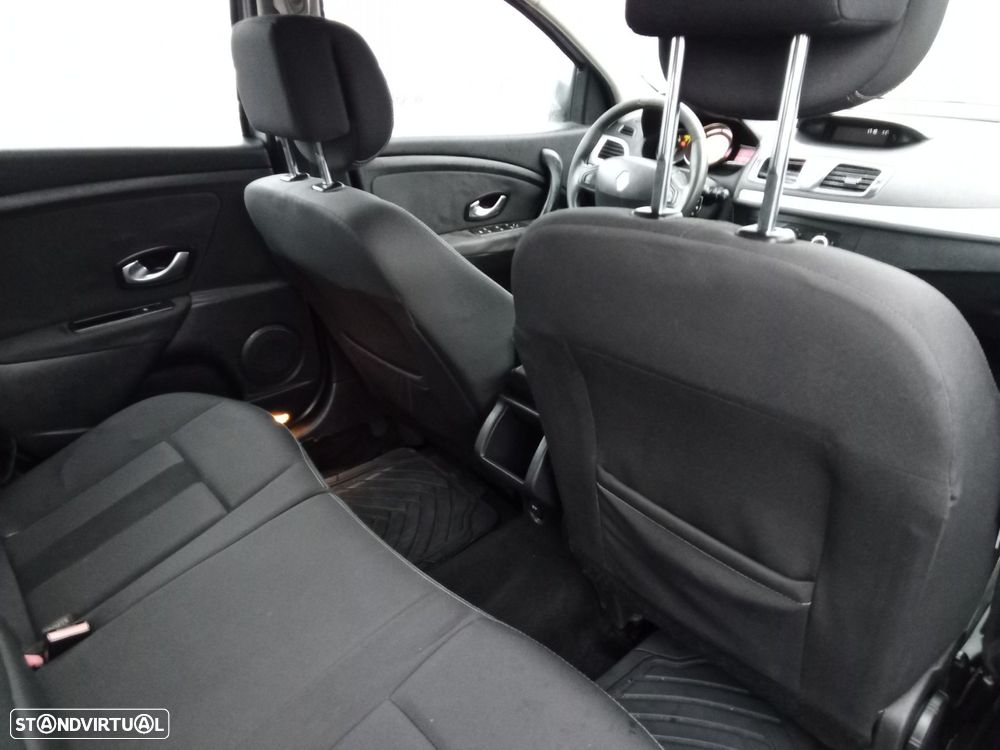 Renault Mégane Sport Tourer 1.5 dCi Comfort SS - 18