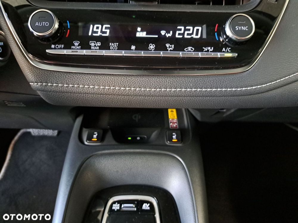 Toyota Corolla 1.8 Hybrid Comfort - 24