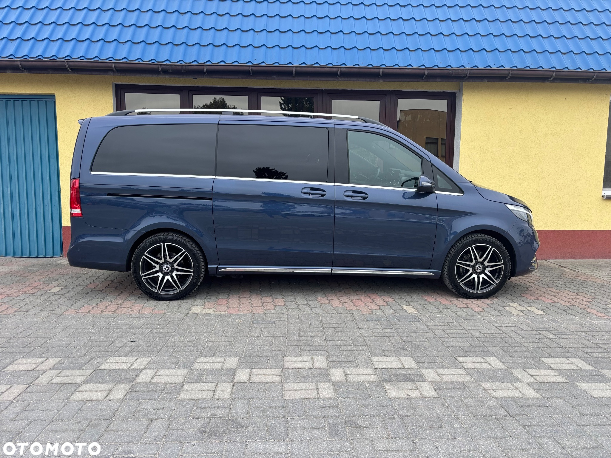 Mercedes-Benz Klasa V 300 d 4-Matic Exclusive 9G-Tronic (d³ugi) - 8
