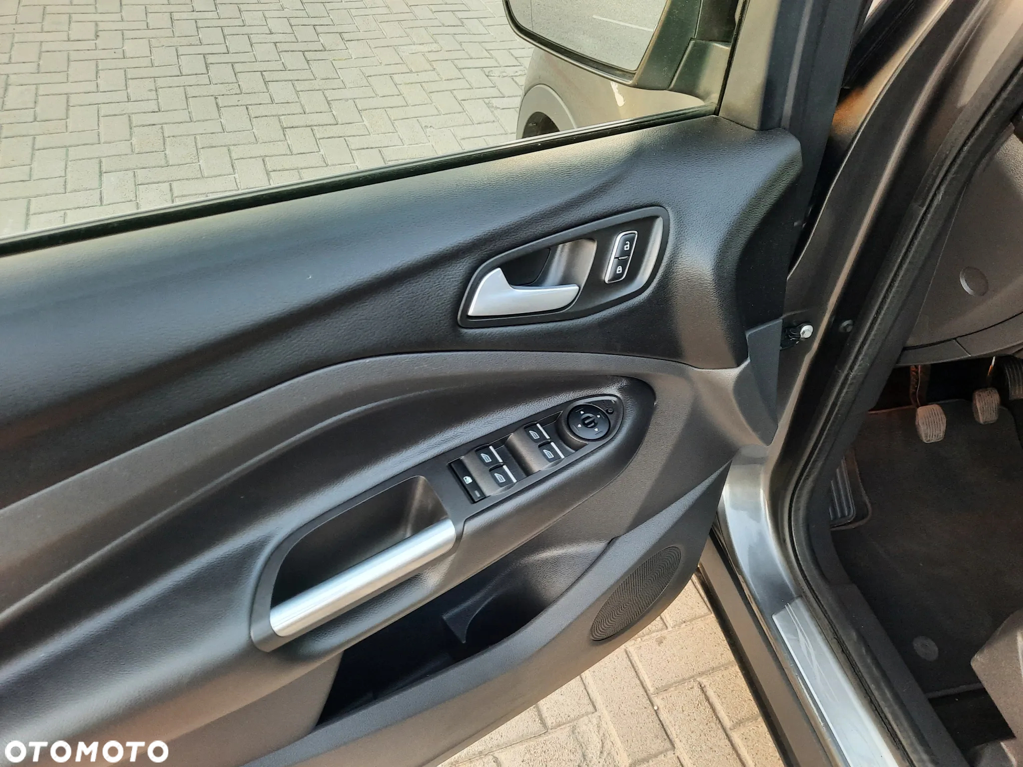 Ford Kuga 2.0 TDCi 2x4 Individual - 25