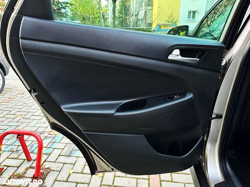 Hyundai Tucson blue 1.7 CRDi 2WD DCT Style - 32