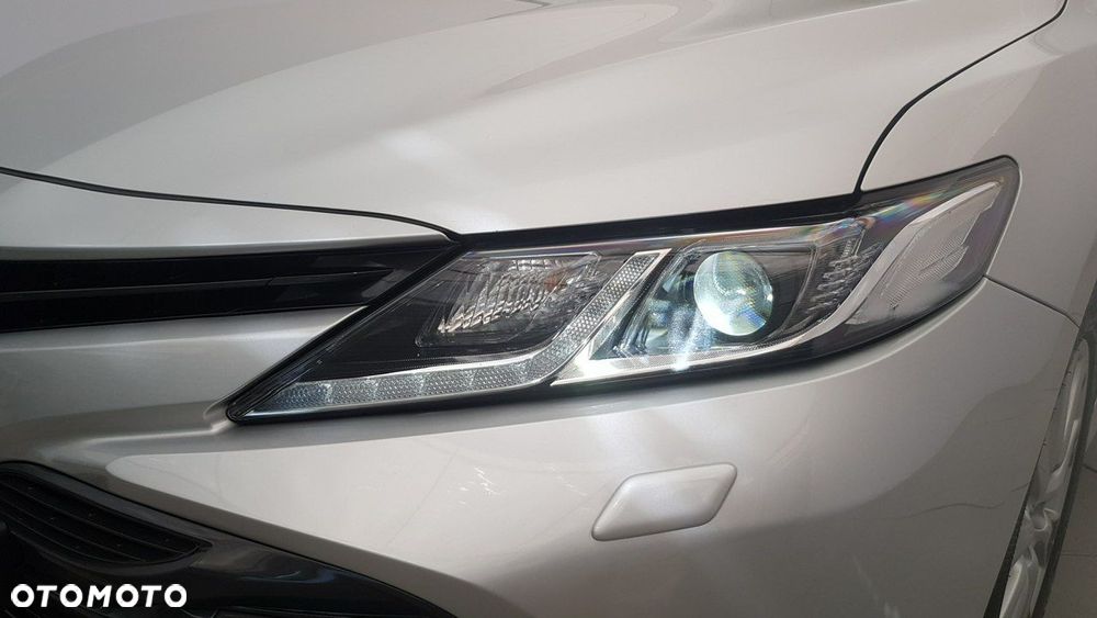 Toyota Camry - 10
